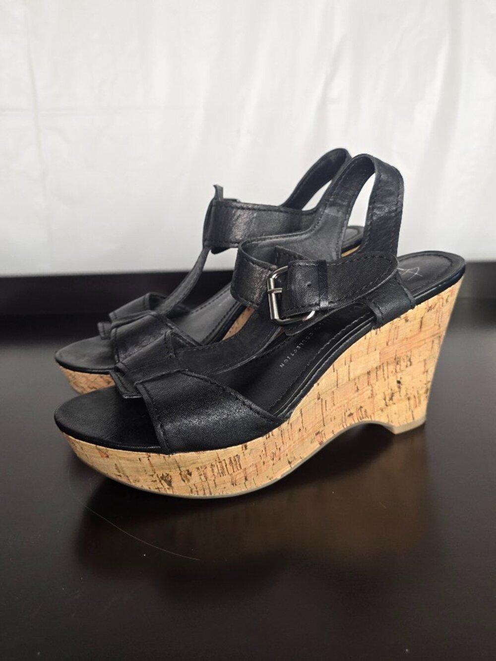 Franco Sarto Black Platform T-Strap Leather Wedge Sandals in Size 9